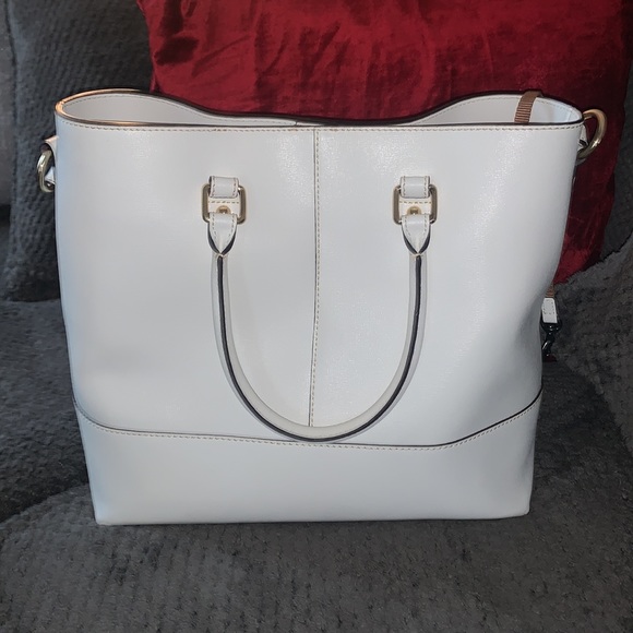 Rare All White Large Dooney & Bourke Saffiano Chelsea Purse